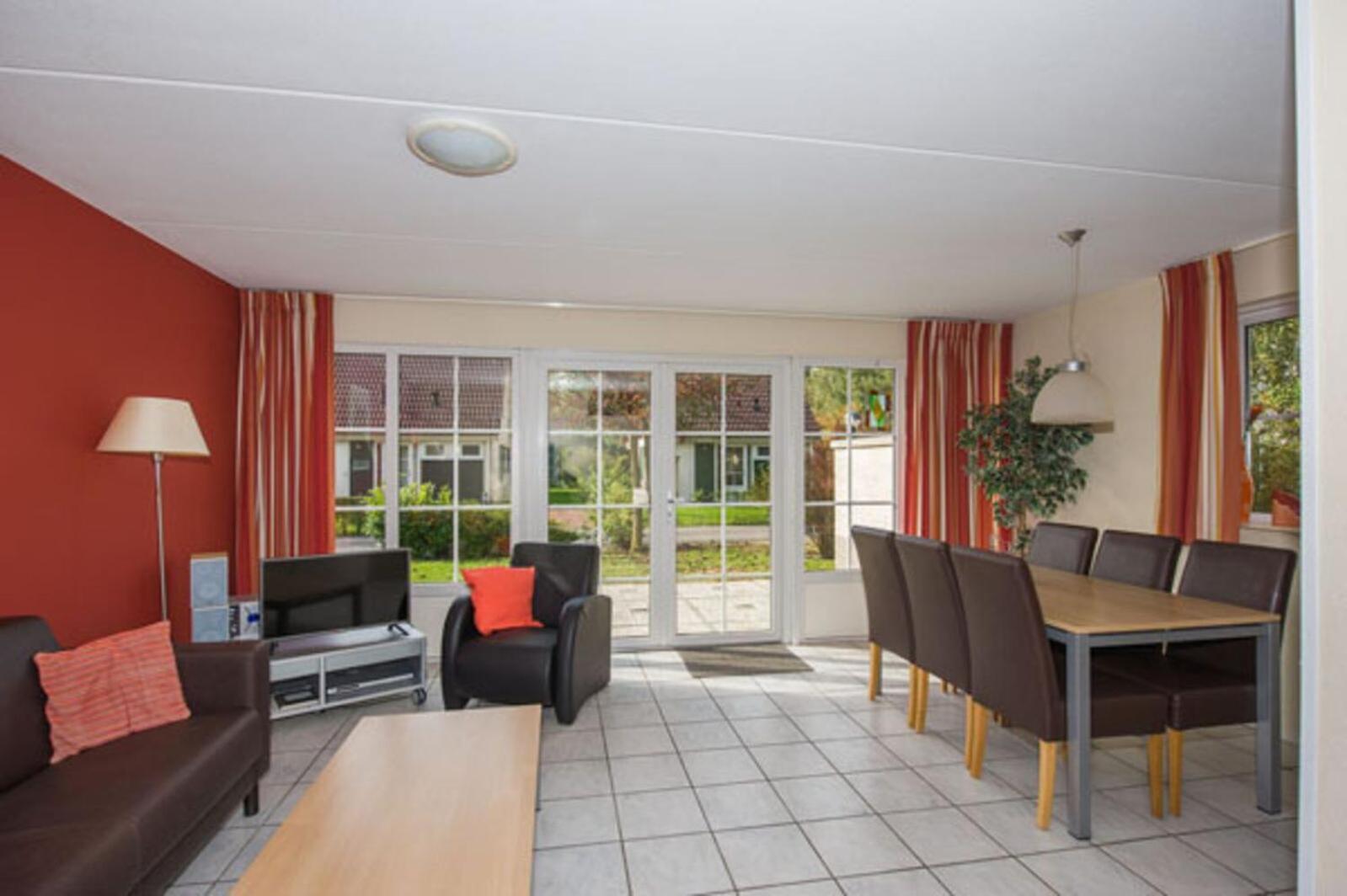Bungalow - 6 Personen Gelegen In De Nabije Omgeving Van Avonturenpark Hellendoorn En De Prachtige Sallandse Heuvelrug En Eelerberg Ngoại thất bức ảnh