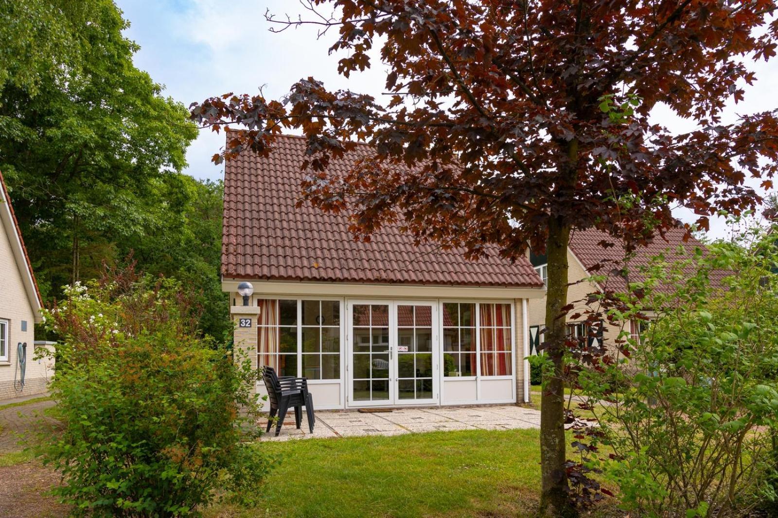 Bungalow - 6 Personen Gelegen In De Nabije Omgeving Van Avonturenpark Hellendoorn En De Prachtige Sallandse Heuvelrug En Eelerberg Ngoại thất bức ảnh