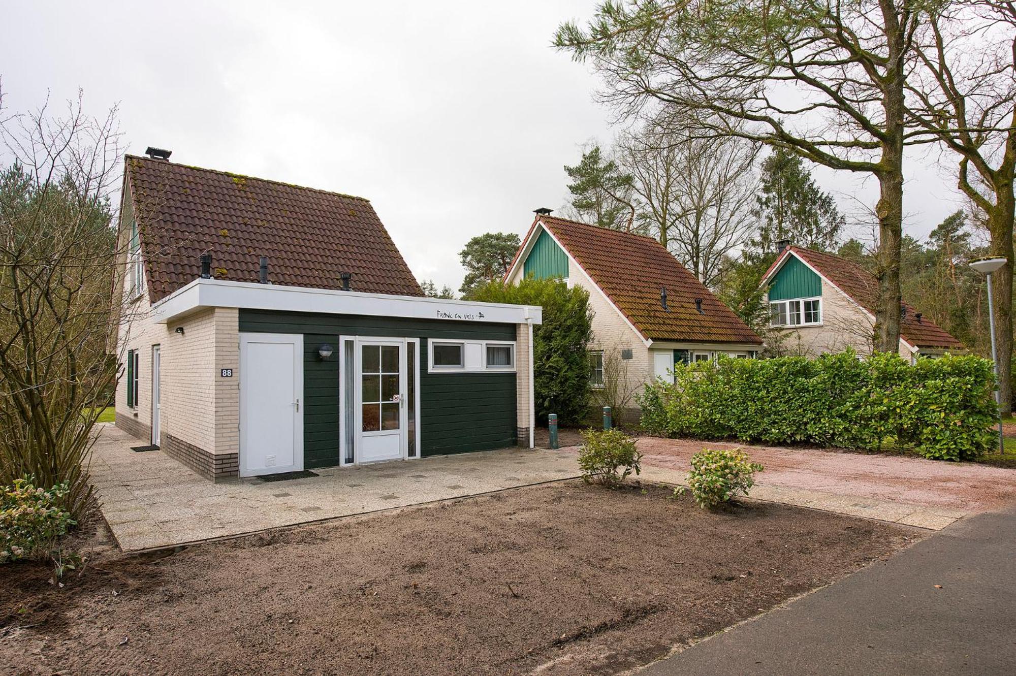 Bungalow - 6 Personen Gelegen In De Nabije Omgeving Van Avonturenpark Hellendoorn En De Prachtige Sallandse Heuvelrug En Eelerberg Ngoại thất bức ảnh